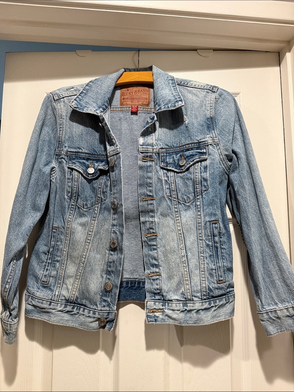 Lucky Brand Faded Light Blue Denim Jacket for Womenās